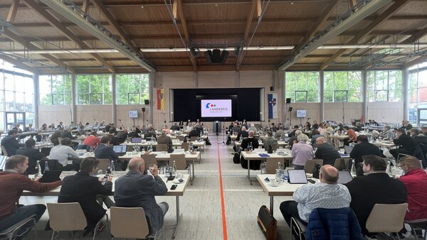 Bild vergr&ouml;&szlig;ern: Der Kreistag befasste sich mit der finanziellen Zukunft des Schienenpersonennahverkehrs im Landkreis Karlsruhe.