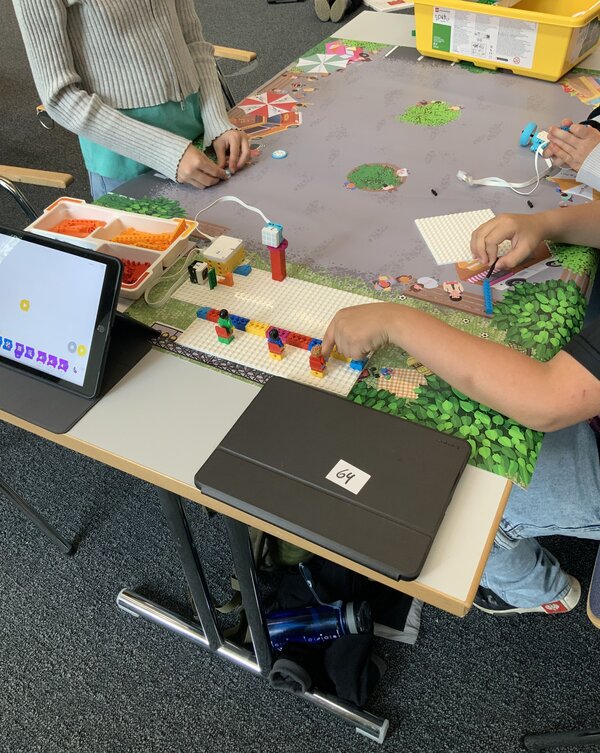 Bild vergr&ouml;&szlig;ern: LEGO-Robotik-Wettbewerb Grundschule 2026