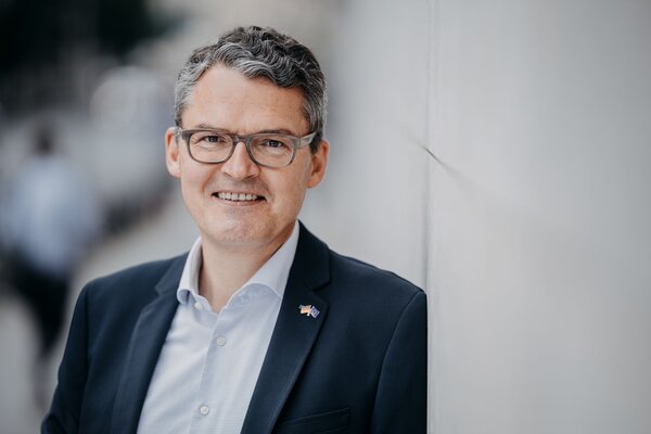Der Bundestagsabgeordnete Roderich Kiesewetter referiert in Karlsruhe zur "Sicherheitspolitische Lage in Nahost".