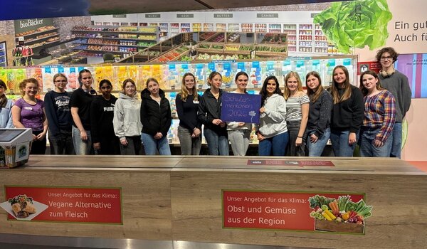 Bild vergr&ouml;&szlig;ern: Exkursion im Rahmen des Sch�lermentorenprogramms �Nachhaltig Essen�