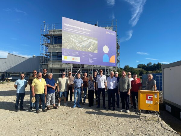 Bild vergr&ouml;&szlig;ern: Besuch des Neubaus des Regionalzentrums der Netze BW in �stringen als wichtiges Infrastrukturprojekt in der Region.