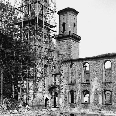 Bild vergrößern: Sanierungsmaßnahmen Turm Klosterruine