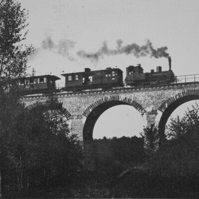 Bild vergrößern: Betrieb der Nebenbahn in den Kraichgau. Viadukt bei Eichelberg