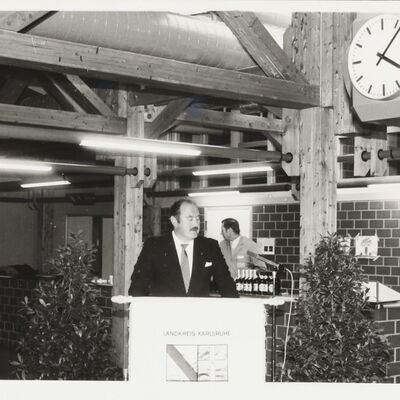 Bild vergrößern: Einweihung der Ludwig-Guttmann-Schule in Karlsbad 1984