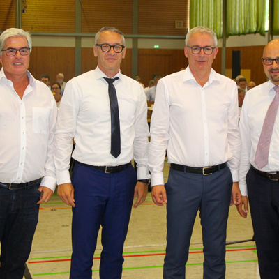 Bild vergrößern: Landrat Dr. Schnaudigel (2.v.r) mit seinen ehrenamtlichen Stellvertretern Markus Rupp, Sven Weigt und Johannes Arnold (v.l.n.r.)